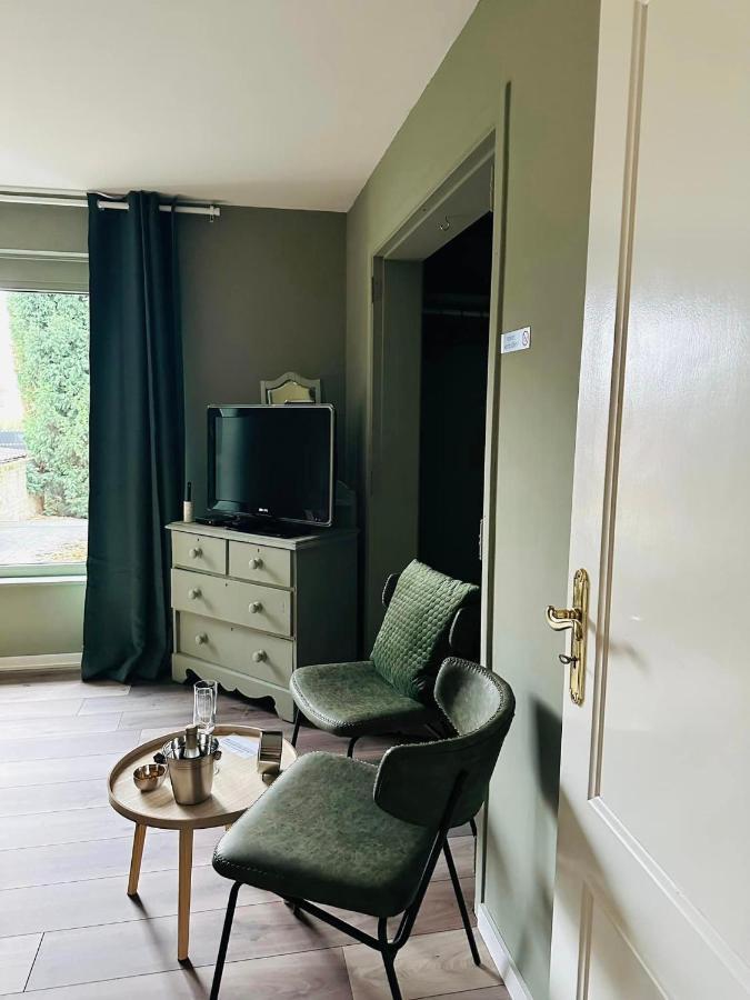 Aan De Grens Bed & Breakfast