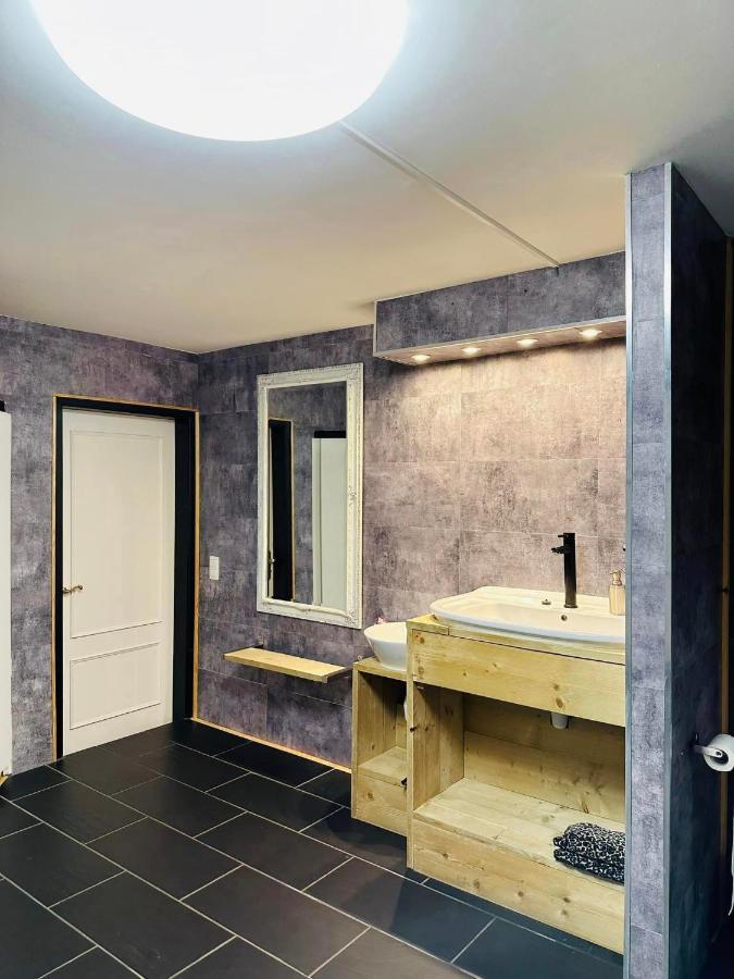 Aan De Grens Bed & Breakfast Lanaken