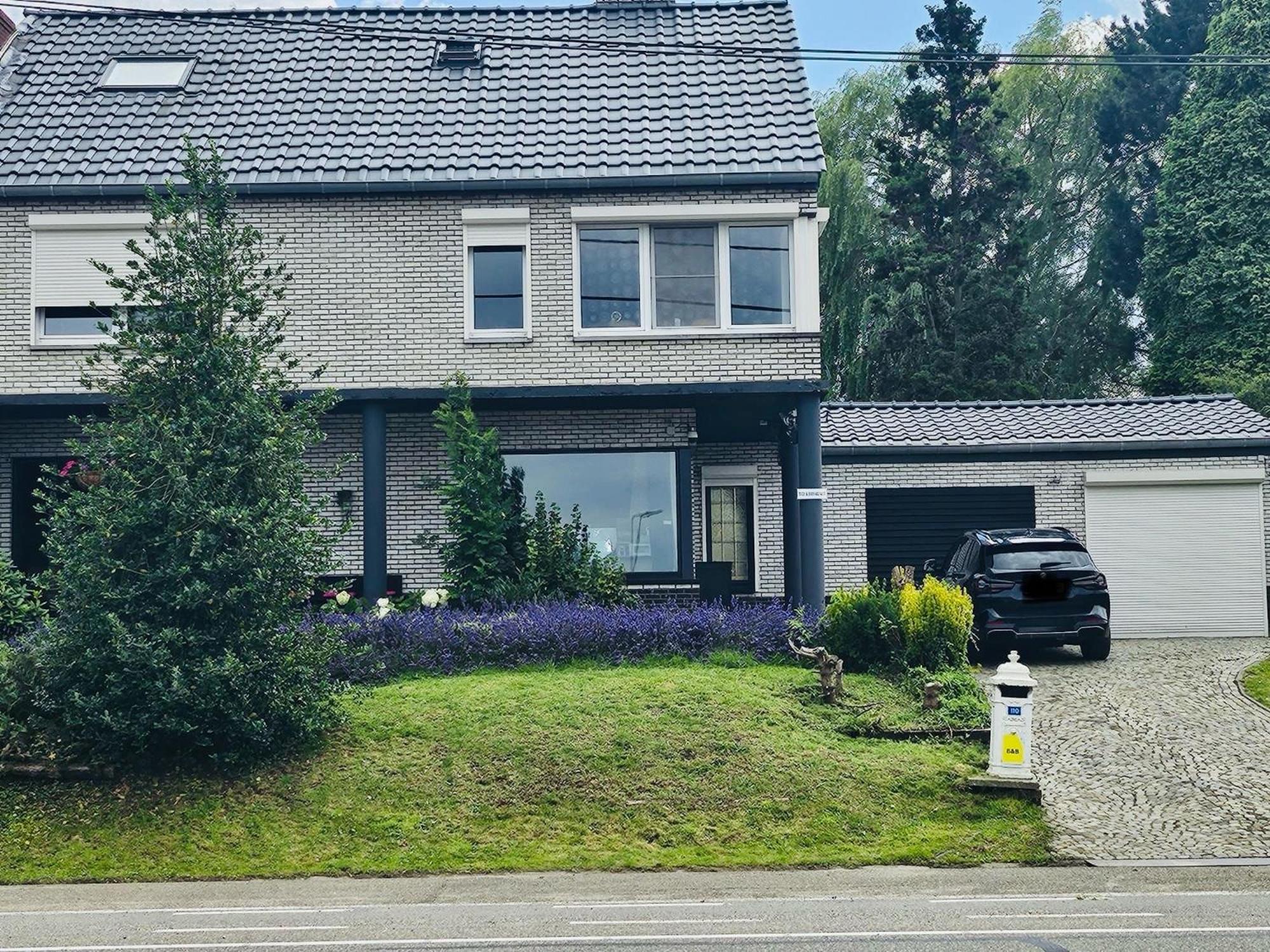 Aan De Grens
